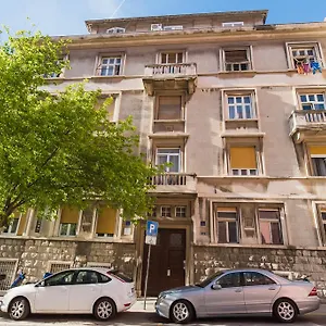 https://apartment-vetom.splithotels.org