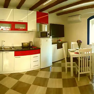 https://karmens-apartment-one.splithotels.org